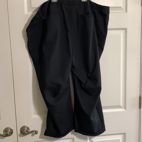 Size 28 Lane Bryant black dress pants that are to the ankle - Picture 2 of 4